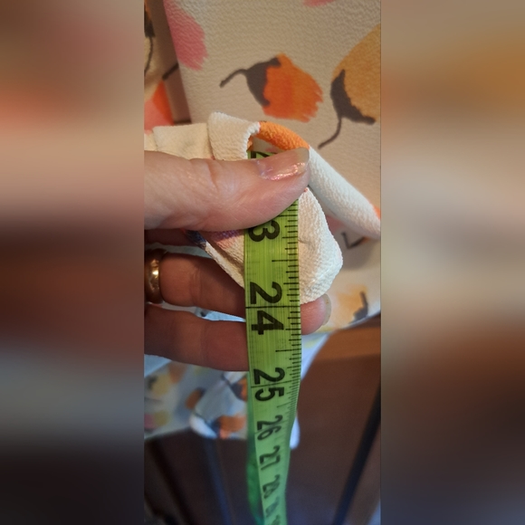 Ladies C&E White Floral Crepe,Almost Sheer Blouson Peasant Top Small - Picture 7 of 8